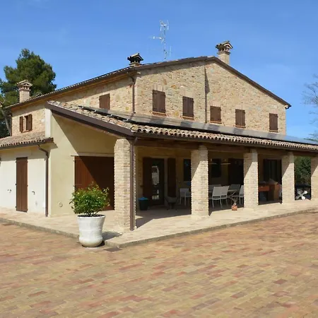 In Con Apartamento Pesaro